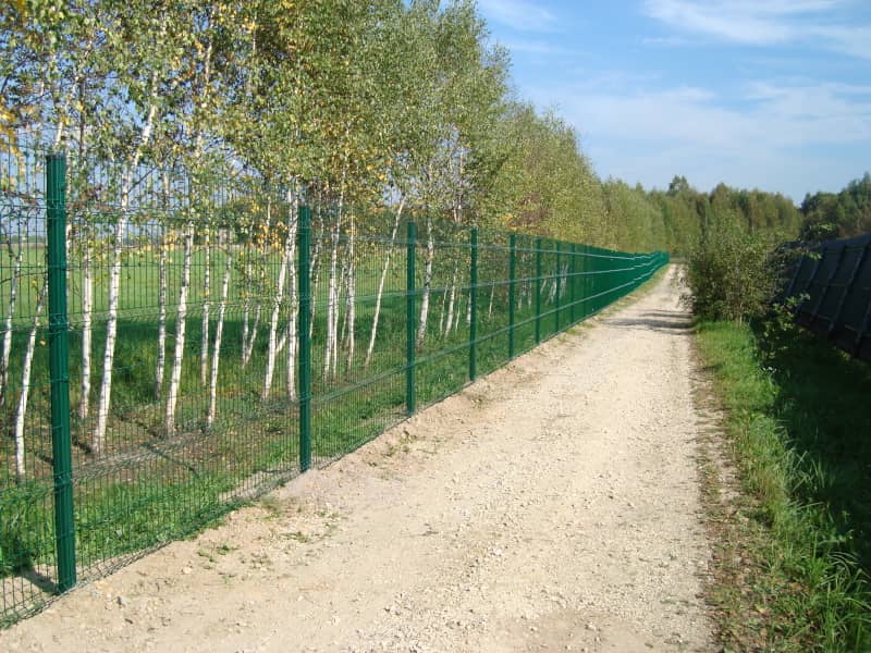 Сетчатый забор DoorHan в Иркутске с установкой