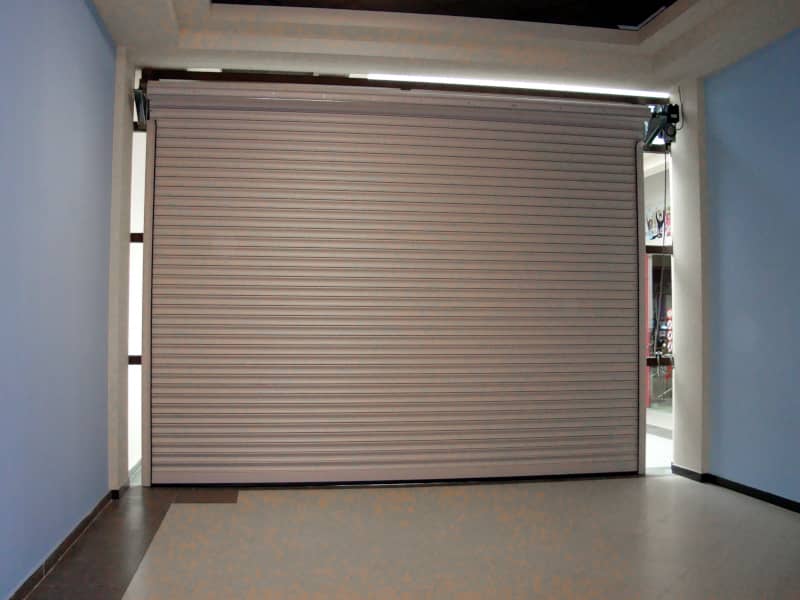 Роллетные ворота DoorHan в Иркутске с установкой