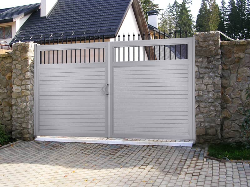 Уличные ворота DoorHan в Иркутске с установкой